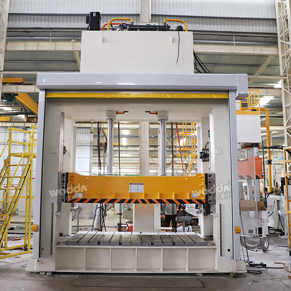 100噸汽車內(nèi)飾件成型液壓機(jī) 100噸汽車內(nèi)飾件成型液壓機(jī)